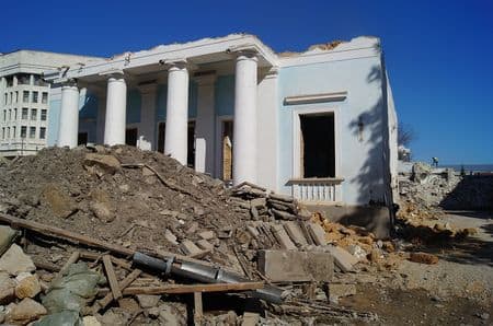В Симферополе сносят театр кукол