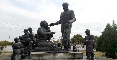 Монумент дружбы народов вернется в центр Ташкента