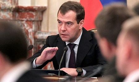Медведев дал поручения по вопросам развития Крыма