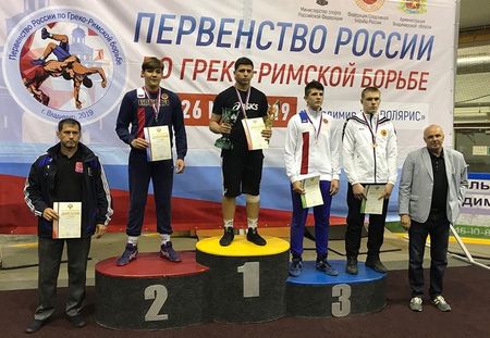 Борцы из Судака стали чемпионами России