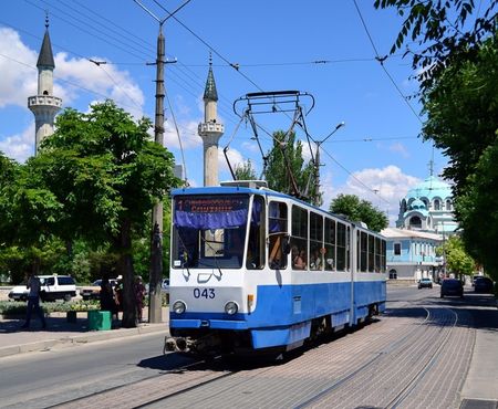 В Евпатории «сгнили» трамвайные шпалы