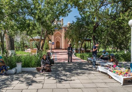 Где побили камнями Хамзу