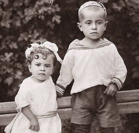 Амет-Хан с сестрой Фатмой, 1924 г.