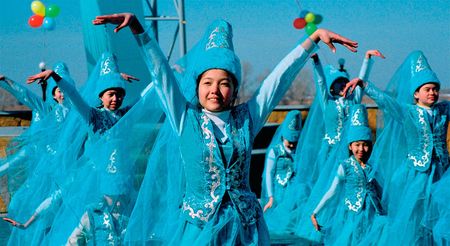 Население Казахстана превысило 19 миллионов
