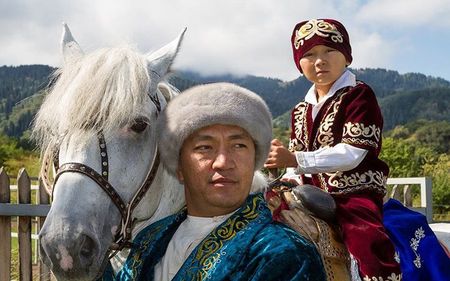 Казахи продолжают возвращаться в Казахстан