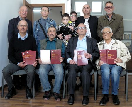 В завершении мероприятия авторы-составители многотомного издания «Великая Отечественная война 1941-1945. Награжденные Родиной» о героях войны - крымских татарах, награжденных за свои ратные подвиги боевыми наградами, Асан Хуршутов и Васви Абдураимов передали в дар музею комплект изданных на сегодня 8 томов этой книги.