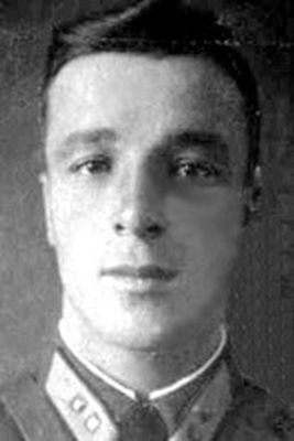 Каладжиев Мустафа Муждабаевич (1916 — 1945)