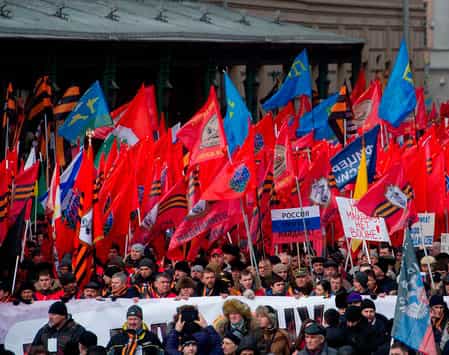 21 февраля участники крымских земельных акций и организация «Себат» приняли участие в шествии, организованном общественным движением «Антимайдан» в Москве