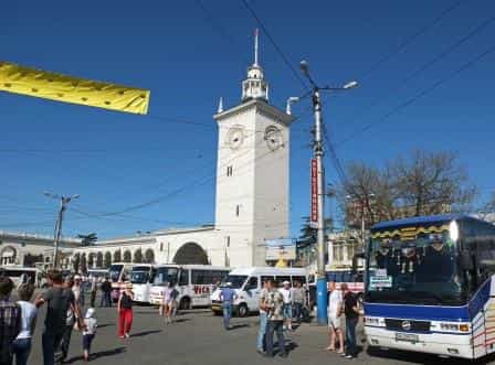 Кто крышует «черных перевозчиков» в Крыму?