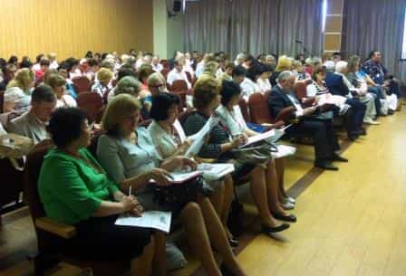 В Москве, в гостиничном комплексе «Измайлово», 24- 25 июня 2015 состоялся всероссийский семинар-совещание «Языковая политика в сфере образования: инструмент формирования общероссийской гражданской идентичности»