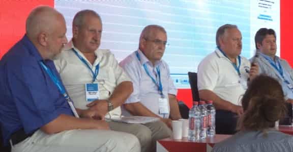 Слева направо: Андрей Никифоров, Анатолий Филатов, Васви Абдураимов, Константин Затулин, Максим Григорьев