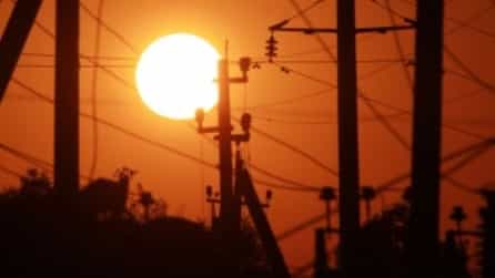Отключения электроэнергии потребителям в Крыму продолжатся после ввода в эксплуатацию второй нитки первой очереди энергомоста с Кубани в Крым