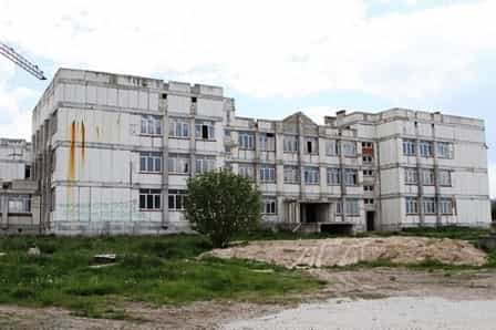 Долгострой «школы четырех президентов» в городе Симферополе, в микрорайоне компактного проживания Фонтаны