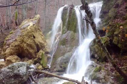 Крымский водопад Серебряные струи после разрушения Крымский водопад Серебряные струи после разрушения