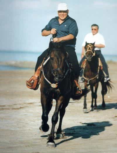 Нурсултан Назарбаев на коне