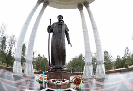 В Узбекистане отметили 575-летие Алишера Навои