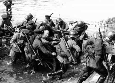Батальон Умерова дважды форсировал реку Буг