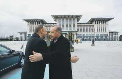 Алиев прилетел в Анкару