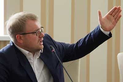 Дмитрий Полонский, вице-премьер, министр  внутренней политики, информации и связи Республики Крым
