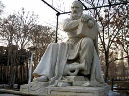 В Астрахани установят памятник Омару Хайяму