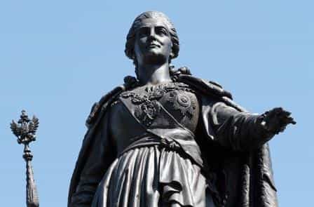 В Симферополе открыли памятник Екатерине II