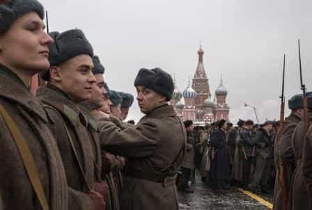 В Москве прошел марш в честь парада 1941