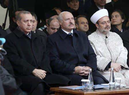 Президент Турции Реджеп Тайип Эрдоган, президент Беларусии Александр Лукашенко и главный муфтий Беларуси Абу-Бекир Шабанович