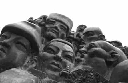 Лица трагедии. Памятник Эрнста Неизвестного, посвящен высылке калмыцкого народа, в городе Элиста