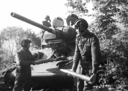 Энвер Бейтулаев подвозил снаряды для танков