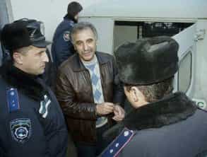 Борьба с коррупцией или «чистка» партии власти?