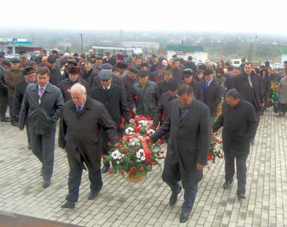 Карачаево-Черкесия отмечает 66-ю годовщину депортации карачаевцев