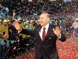 Назарбаев не захотел быть лидером нации «в законе»