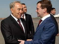 Медведев поздравил Назарбаева на казахском языке