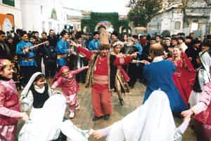 Керчь приглашает на выставку костюмов и культур национальных общин