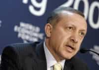 Премьер-министр Турции осудил политику США в регионе