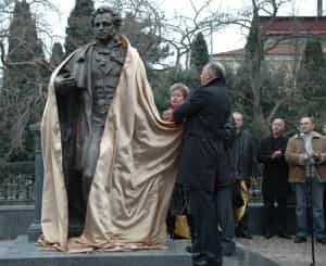 В Ялте открыли памятник Пушкину