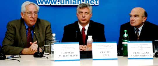 В Киеве издана книга «Геноциды Сталина»