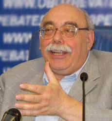 Директор Центра экономического развития Александр Пасхавер