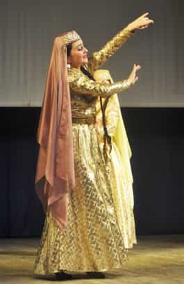 Старинный крымскотатарский танец &laquo;Тым-тым&raquo;