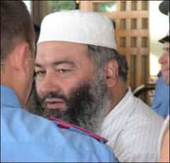 Толкни падающего…