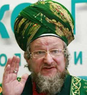 На гербе России должен быть полумесяц?