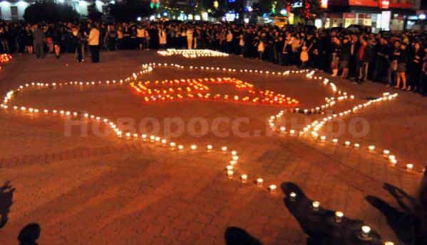 В Симферополе прошла молодежная акция &laquo;Зажги огонек в своем сердце&raquo;