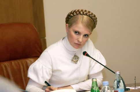 Тимошенко приступила к торгам с Тигипко и Яценюком