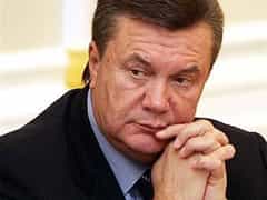 Янукович лавирует между