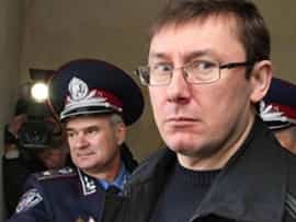 Вооружать меджлис Луценко не собирается