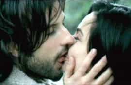 В Турции не рекомендуют целоваться