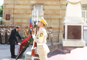В Азербайджане отметили День республики