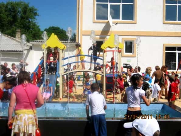 Детская площадка в сквере имени Бекира Чобан-заде