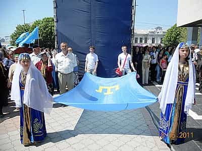 Молодежь отметит День крымскотатарского флага