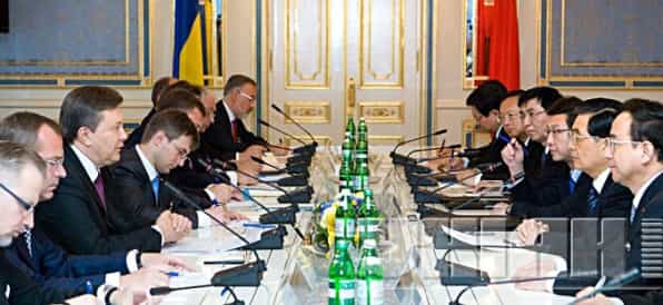 Китай подарил Украине $12,3 млн